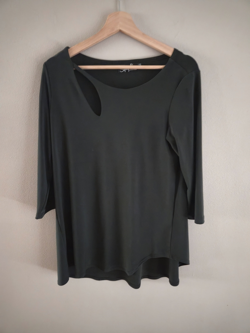 Simpli Made In Canada Olive Green Fortune Top 3/4 Sleeves Travel Comfort